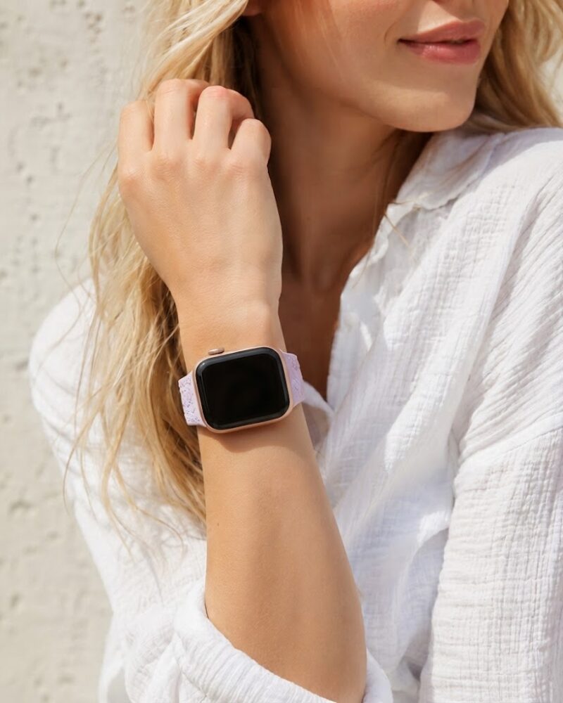 FloraFit Sport – Lavender Purple worn by a model